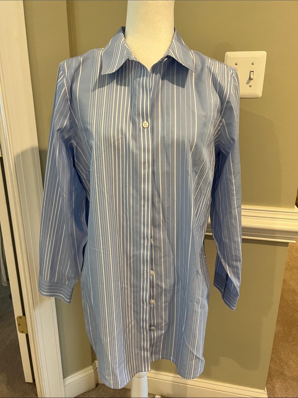 Chico's Effortless Miter Stripe Andie Kyanite Blue and White blouse, No Iron